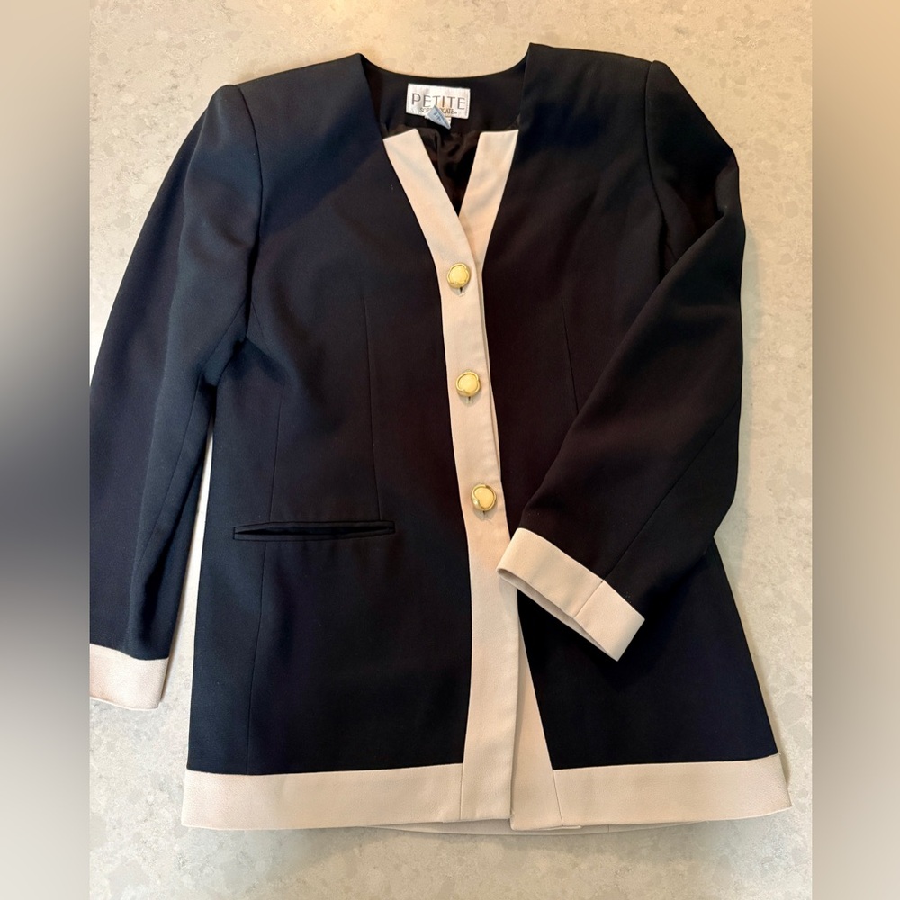 Petite Sophisticate Vintage Blazer Navy W/White Trim Sz 8